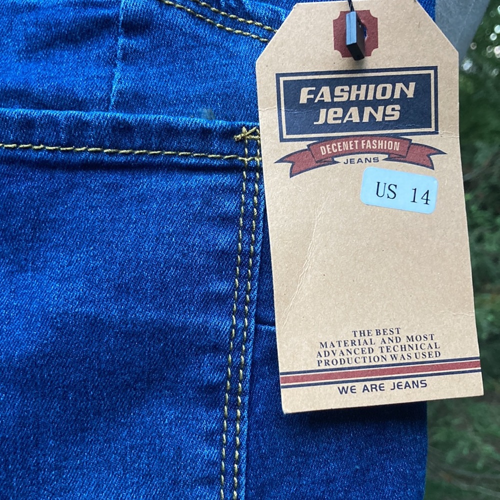 NWT Fashion Jeans with ripped/frayed holes sz. 14 - Picture 5 of 6